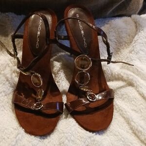 Bandolino Brown High Heeled Sandals with Open Toe and Elegant Straps